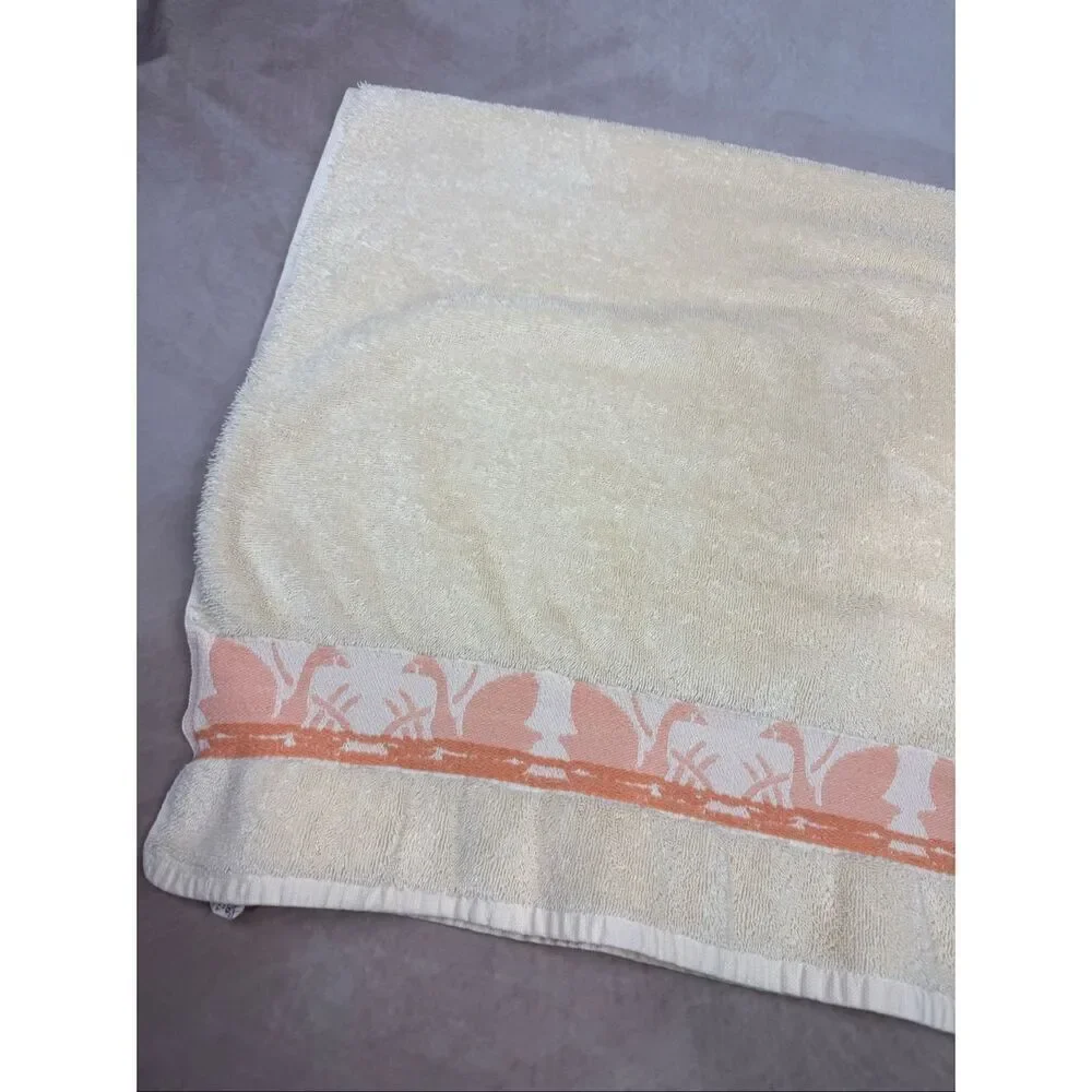 Vintage Swan Bath Towel Marco Polo Pink 21x40” READ Cottagecore